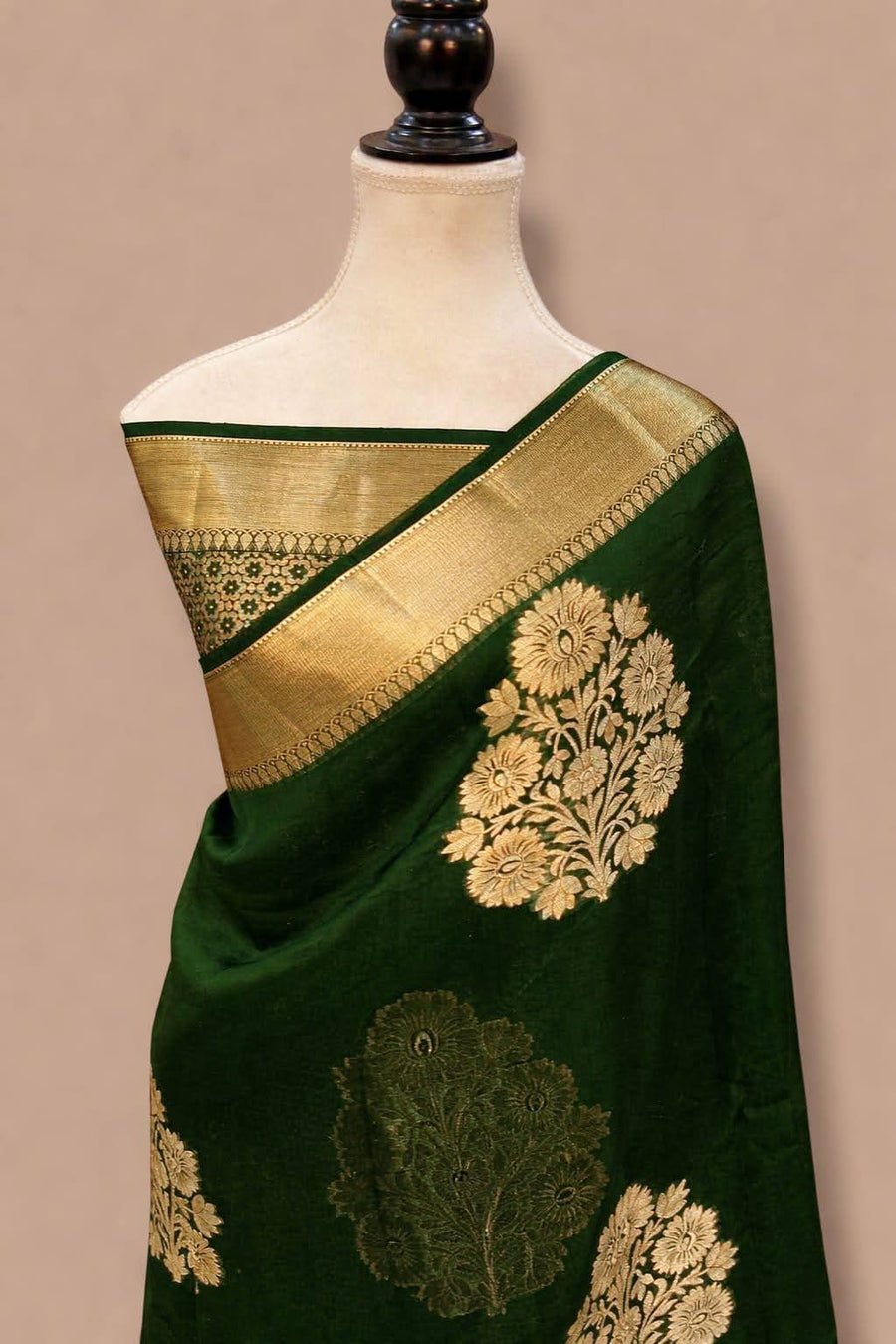 Classic Forest Green Kanchipuram Silk Saree with Bold Floral Bouquet Zari Motifs